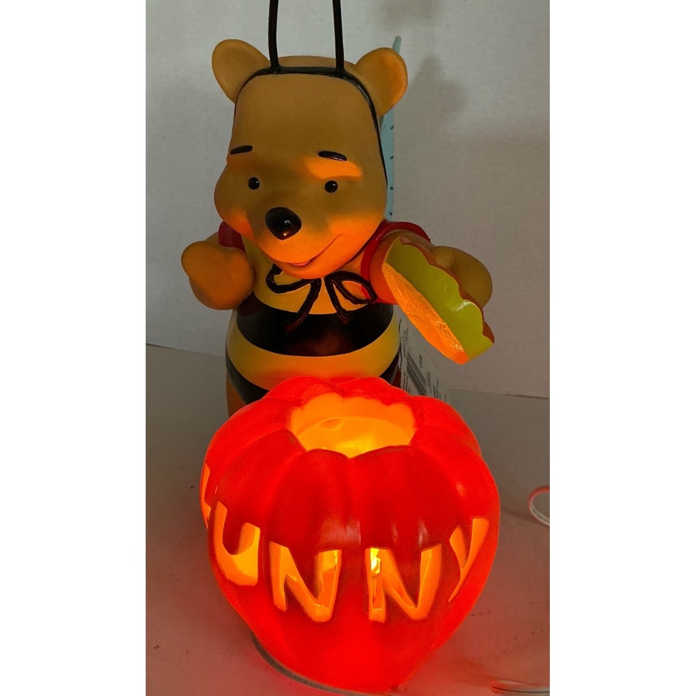 Disney Vintage Winnie the Pooh Bumblebee Halloween Light Up Pumpkin 9" 1999 NWT